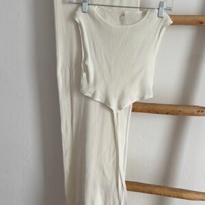 DEVON WINDSOR White Ribbed Sleeveless Crop Top & Skirt Set